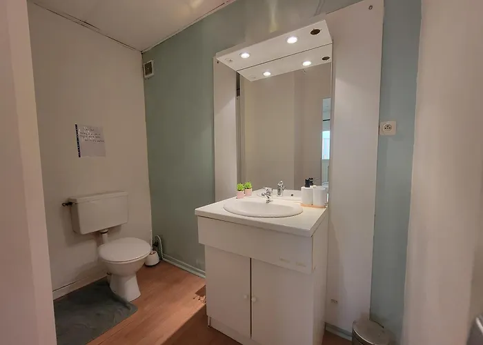 Appartamento Separate Bright Double - Center & Castle - Shared Kitchen & Private Bathroom *